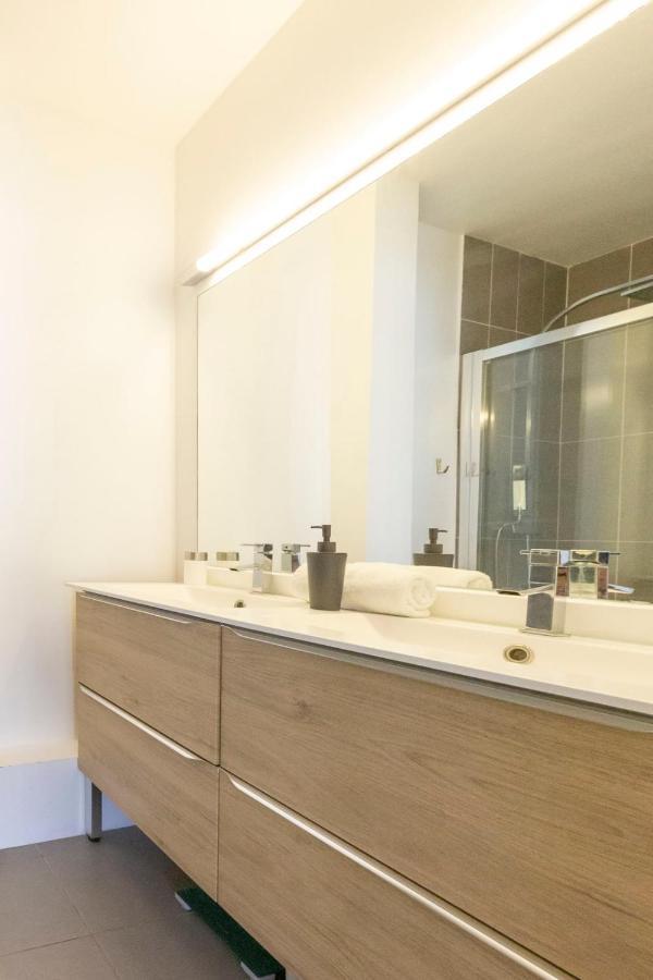 Modern Apartment 2 Bedrooms Quiet Terrace In A Palm Beach Area, 30 Meters From Seaside Cannes Kültér fotó