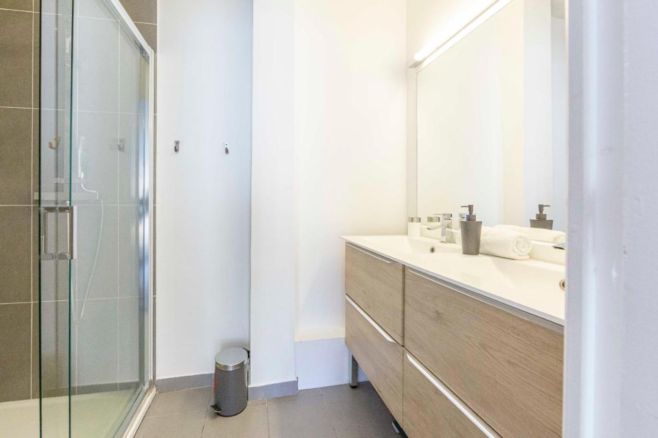 Modern Apartment 2 Bedrooms Quiet Terrace In A Palm Beach Area, 30 Meters From Seaside Cannes Kültér fotó